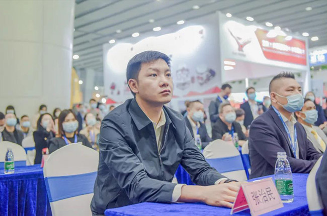 中譽(yù)鼎力董事長(zhǎng)張治民應(yīng)邀出席現(xiàn)場(chǎng) 中譽(yù)鼎力董事長(zhǎng)張治民應(yīng)邀出席現(xiàn)場(chǎng)