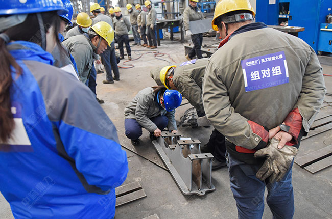 �M��(du��)�M