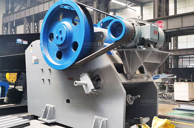 顎式破碎機(jī).jpg 顎式破碎機(jī).jpg