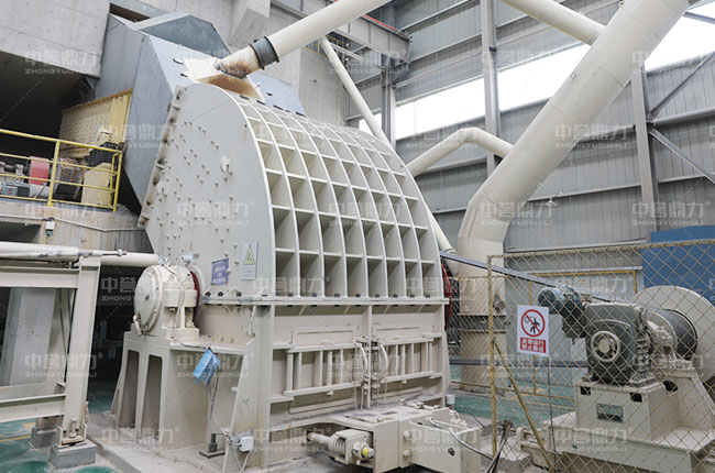 箱體錘式破碎機(jī)使用現(xiàn)場(chǎng)