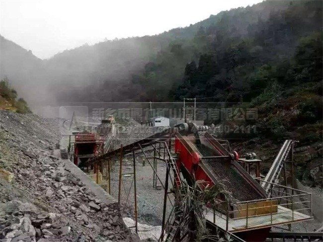 錘式破碎機(jī)安裝圖