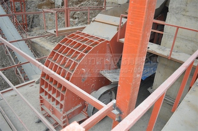 重型錘式破碎機(jī)