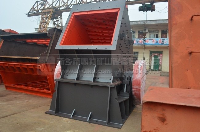 �����r����C