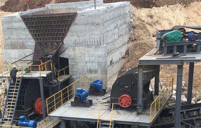 顎式破碎機(jī) 重錘破