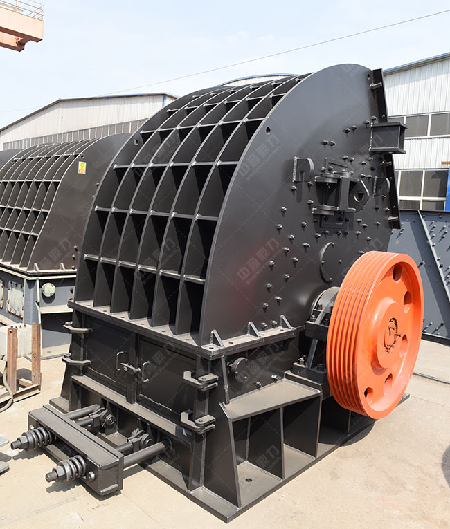 時產(chǎn)600噸錘式破碎機