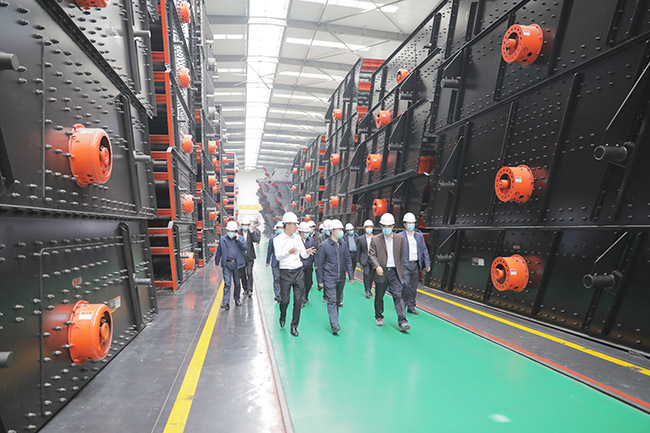 參觀中譽(yù)鼎力智能化一體生產(chǎn)車(chē)間