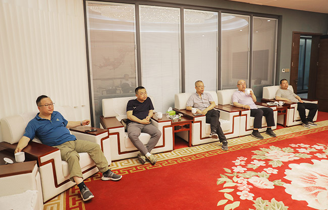 ����孺����F(tu��n)�����L(zh��ng)������һ�Ѕ��^���u(y��)����