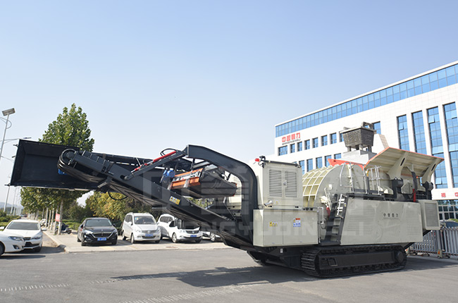 對(duì)于移動(dòng)式破碎機(jī)的介紹和厲害之處 對(duì)于移動(dòng)式破碎機(jī)的介紹和厲害之處